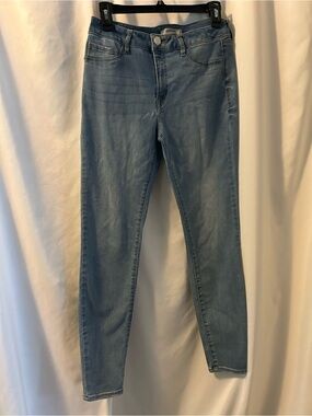 Light Wash High-Rise Skinny Jeans